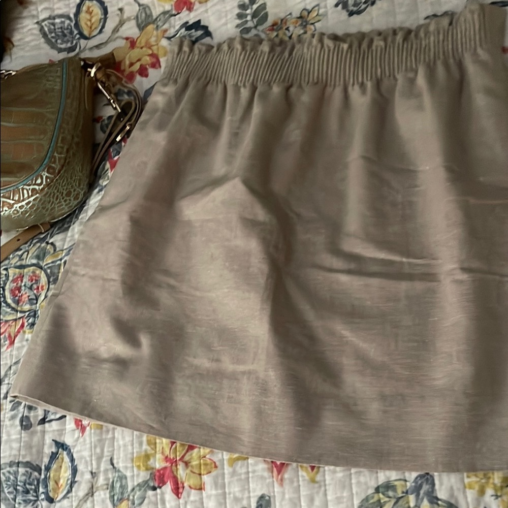 J. Crew natural/  gold Skirt with Smocked waist 6 M metallic